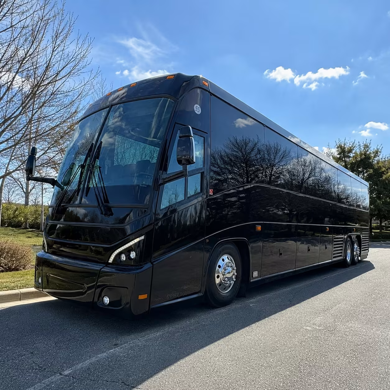daily commuter shuttle services between tracy and the bay area