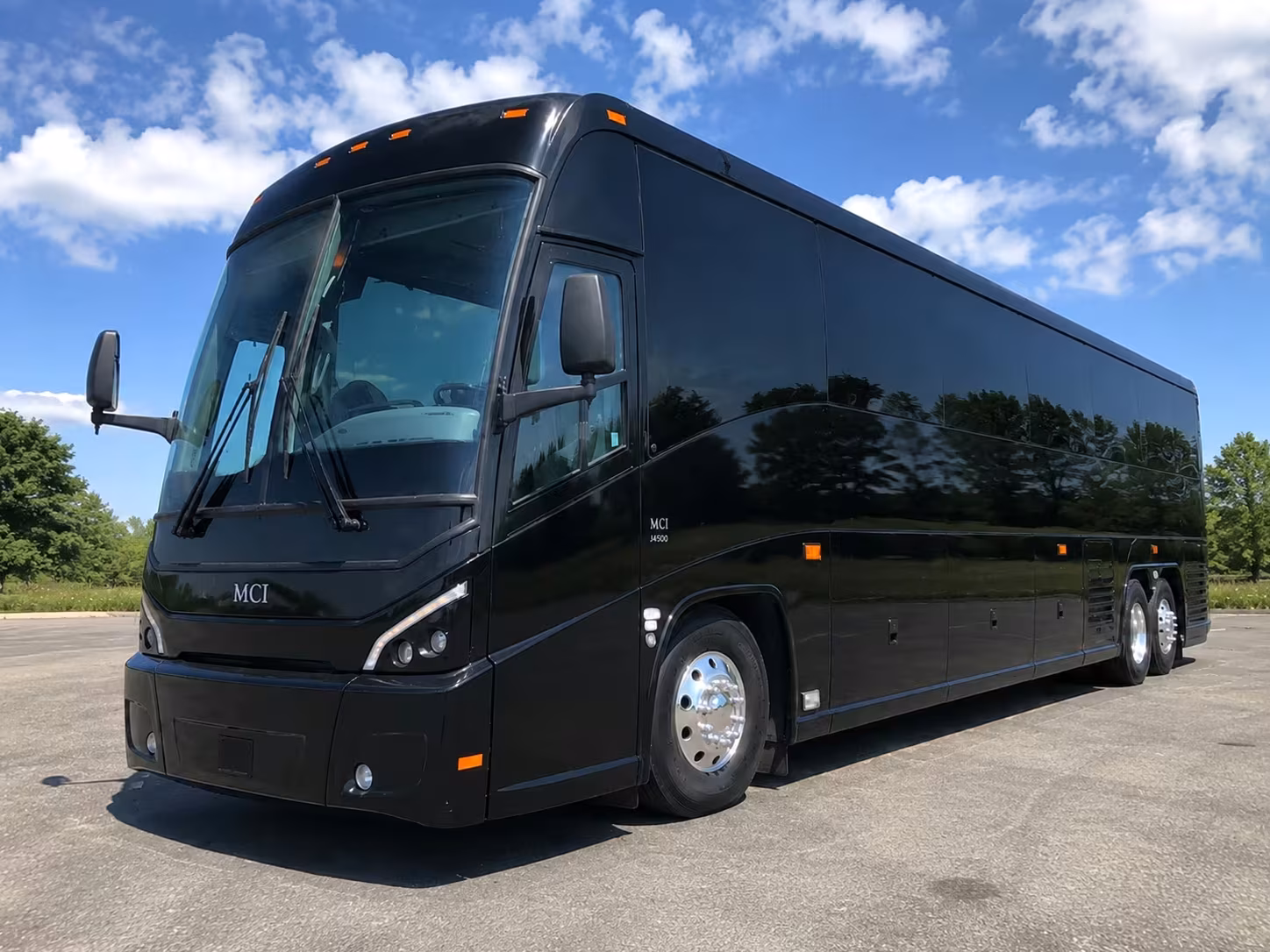 tracy charter bus rentals to chase center and oracle park