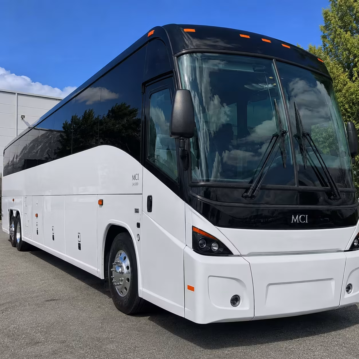 tracy charter bus rentals to sfo and oak airports