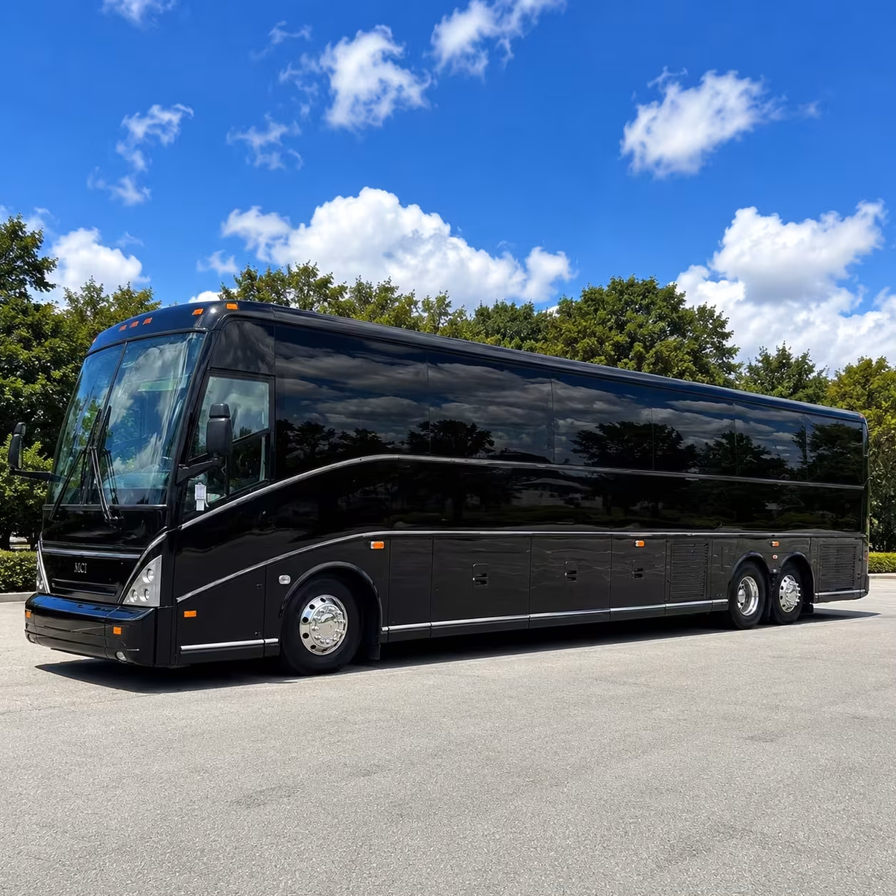 tracy employee shuttle buses for daily commutes